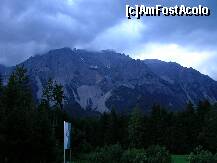 P05 [JUL-2010] Impresionanta imagine a masivului Dachstein la apus.