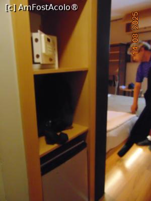 [P18] interior camera, minifrigider » foto by Yolanda
 - 
<span class="allrVoted glyphicon glyphicon-heart hidden" id="av1496135"></span>
<a class="m-l-10 hidden" id="sv1496135" onclick="voting_Foto_DelVot(,1496135,2497)" role="button">șterge vot <span class="glyphicon glyphicon-remove"></span></a>
<a id="v91496135" class=" c-red"  onclick="voting_Foto_SetVot(1496135)" role="button"><span class="glyphicon glyphicon-heart-empty"></span> <b>LIKE</b> = Votează poza</a> <img class="hidden"  id="f1496135W9" src="/imagini/loader.gif" border="0" /><span class="AjErrMes hidden" id="e1496135ErM"></span>