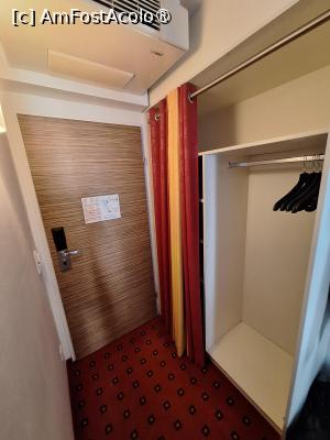 [P06] Dulapul fara usi » foto by nightwish
 - 
<span class="allrVoted glyphicon glyphicon-heart hidden" id="av1515319"></span>
<a class="m-l-10 hidden" id="sv1515319" onclick="voting_Foto_DelVot(,1515319,4474)" role="button">șterge vot <span class="glyphicon glyphicon-remove"></span></a>
<a id="v91515319" class=" c-red"  onclick="voting_Foto_SetVot(1515319)" role="button"><span class="glyphicon glyphicon-heart-empty"></span> <b>LIKE</b> = Votează poza</a> <img class="hidden"  id="f1515319W9" src="/imagini/loader.gif" border="0" /><span class="AjErrMes hidden" id="e1515319ErM"></span>