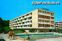 [P02] Pentru comparatie, desi nu mi-am propus sa evoc pe acest site trecutul Litoralului romanesc: Hotelul Riviera, cum l-am gasit in 1978. Si cum este in prezent (v. fotografia de mai jos)... Din pacate, nu e singurul caz... » foto by Neptunus
 - 
<span class="allrVoted glyphicon glyphicon-heart hidden" id="av320937"></span>
<a class="m-l-10 hidden" id="sv320937" onclick="voting_Foto_DelVot(,320937,754)" role="button">șterge vot <span class="glyphicon glyphicon-remove"></span></a>
<a id="v9320937" class=" c-red"  onclick="voting_Foto_SetVot(320937)" role="button"><span class="glyphicon glyphicon-heart-empty"></span> <b>LIKE</b> = Votează poza</a> <img class="hidden"  id="f320937W9" src="/imagini/loader.gif" border="0" /><span class="AjErrMes hidden" id="e320937ErM"></span>