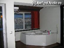 [P03] Jacuzzi in dormitorul matrimonial » foto by Irina1974
 - 
<span class="allrVoted glyphicon glyphicon-heart hidden" id="av299461"></span>
<a class="m-l-10 hidden" id="sv299461" onclick="voting_Foto_DelVot(,299461,176)" role="button">șterge vot <span class="glyphicon glyphicon-remove"></span></a>
<a id="v9299461" class=" c-red"  onclick="voting_Foto_SetVot(299461)" role="button"><span class="glyphicon glyphicon-heart-empty"></span> <b>LIKE</b> = Votează poza</a> <img class="hidden"  id="f299461W9" src="/imagini/loader.gif" border="0" /><span class="AjErrMes hidden" id="e299461ErM"></span>