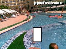 P05 [SEP-2009] Sea Light Resort - piscina principală și cea cu jacuzzi