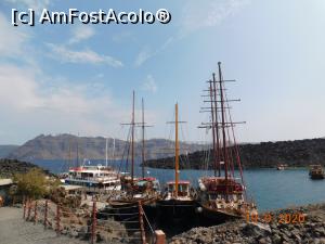 P04 [SEP-2020] Vasele de croazieră acostate în micul port din Nea Kameni
