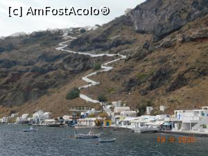 P07 [SEP-2020] Portul Korfos şi poteca de 270 trepte spre satul Manolas din insula Thirassia