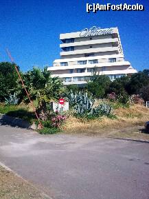 [P116] Hotel Sithonia văzut din parcare » foto by Aeerdna*
 - 
<span class="allrVoted glyphicon glyphicon-heart hidden" id="av247575"></span>
<a class="m-l-10 hidden" id="sv247575" onclick="voting_Foto_DelVot(,247575,374)" role="button">șterge vot <span class="glyphicon glyphicon-remove"></span></a>
<a id="v9247575" class=" c-red"  onclick="voting_Foto_SetVot(247575)" role="button"><span class="glyphicon glyphicon-heart-empty"></span> <b>LIKE</b> = Votează poza</a> <img class="hidden"  id="f247575W9" src="/imagini/loader.gif" border="0" /><span class="AjErrMes hidden" id="e247575ErM"></span>