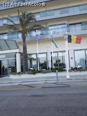 P01 [SEP-2020] Hotel Mediterranean- steagul nostru arborat în fața hotelului