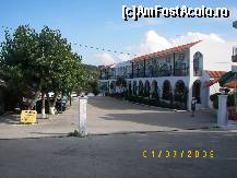 [P01] Hotelul Alkion din Agios Georgios. Un hotel mic fara pretentii cu parcare si piscina. Terasa Marina din fata hotelului apartine acelorasi proprietari. » foto by bose
 - 
<span class="allrVoted glyphicon glyphicon-heart hidden" id="av111971"></span>
<a class="m-l-10 hidden" id="sv111971" onclick="voting_Foto_DelVot(,111971,436)" role="button">șterge vot <span class="glyphicon glyphicon-remove"></span></a>
<a id="v9111971" class=" c-red"  onclick="voting_Foto_SetVot(111971)" role="button"><span class="glyphicon glyphicon-heart-empty"></span> <b>LIKE</b> = Votează poza</a> <img class="hidden"  id="f111971W9" src="/imagini/loader.gif" border="0" /><span class="AjErrMes hidden" id="e111971ErM"></span>