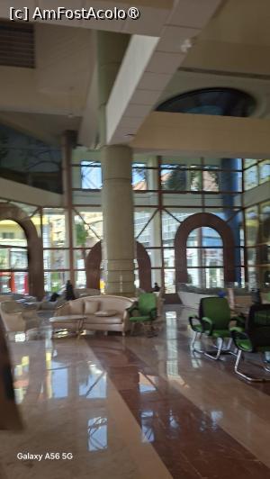 [P03] În lobby » foto by Rodel
 - 
<span class="allrVoted glyphicon glyphicon-heart hidden" id="av1547883"></span>
<a class="m-l-10 hidden" id="sv1547883" onclick="voting_Foto_DelVot(,1547883,454)" role="button">șterge vot <span class="glyphicon glyphicon-remove"></span></a>
<a id="v91547883" class=" c-red"  onclick="voting_Foto_SetVot(1547883)" role="button"><span class="glyphicon glyphicon-heart-empty"></span> <b>LIKE</b> = Votează poza</a> <img class="hidden"  id="f1547883W9" src="/imagini/loader.gif" border="0" /><span class="AjErrMes hidden" id="e1547883ErM"></span>