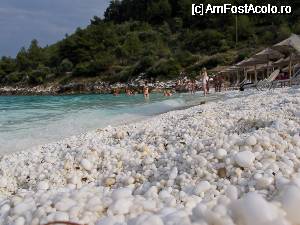 [P32] Plaja Marble Beach, este acoperita intregral de pietricele rotunjite de marmura » foto by clau.nov
 - 
<span class="allrVoted glyphicon glyphicon-heart hidden" id="av340160"></span>
<a class="m-l-10 hidden" id="sv340160" onclick="voting_Foto_DelVot(,340160,460)" role="button">șterge vot <span class="glyphicon glyphicon-remove"></span></a>
<a id="v9340160" class=" c-red"  onclick="voting_Foto_SetVot(340160)" role="button"><span class="glyphicon glyphicon-heart-empty"></span> <b>LIKE</b> = Votează poza</a> <img class="hidden"  id="f340160W9" src="/imagini/loader.gif" border="0" /><span class="AjErrMes hidden" id="e340160ErM"></span>