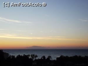 P05 [SEP-2018] Să nu credeţi că e un nor! Este silueta insulei Samotraki pe care o zăream în fiecare dimineaţă de pe balcon