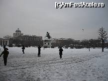 [P20] Viena - Heldenplatz, in fundal muzeul de istorie naturala » foto by danoradea
 - 
<span class="allrVoted glyphicon glyphicon-heart hidden" id="av45005"></span>
<a class="m-l-10 hidden" id="sv45005" onclick="voting_Foto_DelVot(,45005,461)" role="button">șterge vot <span class="glyphicon glyphicon-remove"></span></a>
<a id="v945005" class=" c-red"  onclick="voting_Foto_SetVot(45005)" role="button"><span class="glyphicon glyphicon-heart-empty"></span> <b>LIKE</b> = Votează poza</a> <img class="hidden"  id="f45005W9" src="/imagini/loader.gif" border="0" /><span class="AjErrMes hidden" id="e45005ErM"></span>