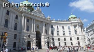 [P05] Palatul Hofburg » foto by ungureanica
 - 
<span class="allrVoted glyphicon glyphicon-heart hidden" id="av970772"></span>
<a class="m-l-10 hidden" id="sv970772" onclick="voting_Foto_DelVot(,970772,461)" role="button">șterge vot <span class="glyphicon glyphicon-remove"></span></a>
<a id="v9970772" class=" c-red"  onclick="voting_Foto_SetVot(970772)" role="button"><span class="glyphicon glyphicon-heart-empty"></span> <b>LIKE</b> = Votează poza</a> <img class="hidden"  id="f970772W9" src="/imagini/loader.gif" border="0" /><span class="AjErrMes hidden" id="e970772ErM"></span>