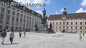 [P08] Palatul Hofburg curtea interioară » foto by ungureanica
 - 
<span class="allrVoted glyphicon glyphicon-heart hidden" id="av970775"></span>
<a class="m-l-10 hidden" id="sv970775" onclick="voting_Foto_DelVot(,970775,461)" role="button">șterge vot <span class="glyphicon glyphicon-remove"></span></a>
<a id="v9970775" class=" c-red"  onclick="voting_Foto_SetVot(970775)" role="button"><span class="glyphicon glyphicon-heart-empty"></span> <b>LIKE</b> = Votează poza</a> <img class="hidden"  id="f970775W9" src="/imagini/loader.gif" border="0" /><span class="AjErrMes hidden" id="e970775ErM"></span>