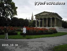 [P29] Templul lui Hefaistos, din Volksgarten. În spate se văd turlele Primăriei. » foto by Costi
 - 
<span class="allrVoted glyphicon glyphicon-heart hidden" id="av28624"></span>
<a class="m-l-10 hidden" id="sv28624" onclick="voting_Foto_DelVot(,28624,461)" role="button">șterge vot <span class="glyphicon glyphicon-remove"></span></a>
<a id="v928624" class=" c-red"  onclick="voting_Foto_SetVot(28624)" role="button"><span class="glyphicon glyphicon-heart-empty"></span> <b>LIKE</b> = Votează poza</a> <img class="hidden"  id="f28624W9" src="/imagini/loader.gif" border="0" /><span class="AjErrMes hidden" id="e28624ErM"></span>