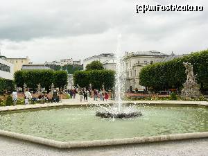 [P22] Gradinile includ o serie de statui reprezentand zeii Romei Antice (Diana, Minerva, Venus, Vesta, Apollo, etc), o orangerie si un pavilion care adaposteste Muzeul Baroc din Salzburg.  » foto by stellinna
 - 
<span class="allrVoted glyphicon glyphicon-heart hidden" id="av671186"></span>
<a class="m-l-10 hidden" id="sv671186" onclick="voting_Foto_DelVot(,671186,464)" role="button">șterge vot <span class="glyphicon glyphicon-remove"></span></a>
<a id="v9671186" class=" c-red"  onclick="voting_Foto_SetVot(671186)" role="button"><span class="glyphicon glyphicon-heart-empty"></span> <b>LIKE</b> = Votează poza</a> <img class="hidden"  id="f671186W9" src="/imagini/loader.gif" border="0" /><span class="AjErrMes hidden" id="e671186ErM"></span>