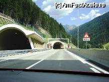 [P21] As trimite poza la Ministerul transporturilor si la Compania de autostrazi - e intre Innsbruck si St.Anton E 60-trece si pe la Oradea,Brasov,Bucuresti...daca puteti crede asta. » foto by BOGDAN DSN
 - 
<span class="allrVoted glyphicon glyphicon-heart hidden" id="av62914"></span>
<a class="m-l-10 hidden" id="sv62914" onclick="voting_Foto_DelVot(,62914,465)" role="button">șterge vot <span class="glyphicon glyphicon-remove"></span></a>
<a id="v962914" class=" c-red"  onclick="voting_Foto_SetVot(62914)" role="button"><span class="glyphicon glyphicon-heart-empty"></span> <b>LIKE</b> = Votează poza</a> <img class="hidden"  id="f62914W9" src="/imagini/loader.gif" border="0" /><span class="AjErrMes hidden" id="e62914ErM"></span>