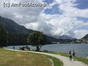 [P38] St Moritz - Doi flacai pozand lacul si imprejurimile » foto by mishu
 - 
<span class="allrVoted glyphicon glyphicon-heart hidden" id="av1022146"></span>
<a class="m-l-10 hidden" id="sv1022146" onclick="voting_Foto_DelVot(,1022146,465)" role="button">șterge vot <span class="glyphicon glyphicon-remove"></span></a>
<a id="v91022146" class=" c-red"  onclick="voting_Foto_SetVot(1022146)" role="button"><span class="glyphicon glyphicon-heart-empty"></span> <b>LIKE</b> = Votează poza</a> <img class="hidden"  id="f1022146W9" src="/imagini/loader.gif" border="0" /><span class="AjErrMes hidden" id="e1022146ErM"></span>