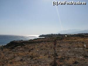 P20 [JUL-2009] Peisajul auster si pustiu de langa Ierapetra marginit de o plaja uriasa si aproape goala. 
