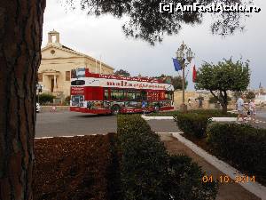 [P15] Malta - Autobuz turistic în Valletta.  » foto by iulianic
 - 
<span class="allrVoted glyphicon glyphicon-heart hidden" id="av565481"></span>
<a class="m-l-10 hidden" id="sv565481" onclick="voting_Foto_DelVot(,565481,557)" role="button">șterge vot <span class="glyphicon glyphicon-remove"></span></a>
<a id="v9565481" class=" c-red"  onclick="voting_Foto_SetVot(565481)" role="button"><span class="glyphicon glyphicon-heart-empty"></span> <b>LIKE</b> = Votează poza</a> <img class="hidden"  id="f565481W9" src="/imagini/loader.gif" border="0" /><span class="AjErrMes hidden" id="e565481ErM"></span>