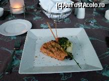 P08 [JUN-2008] Cornelia Diamond Resort & Spa Antalya - Belek. 
Restaurantul mediteraneean - meniu = somon cu nuci.