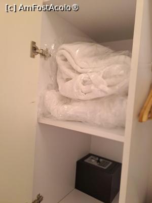 [P13] Hotel Caraiman Sinaia - camera 115 » foto by zlatna
 - 
<span class="allrVoted glyphicon glyphicon-heart hidden" id="av1519525"></span>
<a class="m-l-10 hidden" id="sv1519525" onclick="voting_Foto_DelVot(,1519525,761)" role="button">șterge vot <span class="glyphicon glyphicon-remove"></span></a>
<a id="v91519525" class=" c-red"  onclick="voting_Foto_SetVot(1519525)" role="button"><span class="glyphicon glyphicon-heart-empty"></span> <b>LIKE</b> = Votează poza</a> <img class="hidden"  id="f1519525W9" src="/imagini/loader.gif" border="0" /><span class="AjErrMes hidden" id="e1519525ErM"></span>