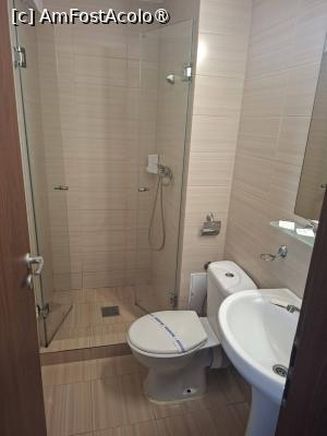 [P16] restul din baie si dusul » foto by Teodor17
 - 
<span class="allrVoted glyphicon glyphicon-heart hidden" id="av1545890"></span>
<a class="m-l-10 hidden" id="sv1545890" onclick="voting_Foto_DelVot(,1545890,787)" role="button">șterge vot <span class="glyphicon glyphicon-remove"></span></a>
<a id="v91545890" class=" c-red"  onclick="voting_Foto_SetVot(1545890)" role="button"><span class="glyphicon glyphicon-heart-empty"></span> <b>LIKE</b> = Votează poza</a> <img class="hidden"  id="f1545890W9" src="/imagini/loader.gif" border="0" /><span class="AjErrMes hidden" id="e1545890ErM"></span>