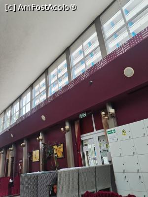[P34] De la balcon aveam impresia ca resturantul are si etaj dar defapt era tavanul inalt care cobora in centru pana la podea » foto by Teodor17
 - 
<span class="allrVoted glyphicon glyphicon-heart hidden" id="av1484955"></span>
<a class="m-l-10 hidden" id="sv1484955" onclick="voting_Foto_DelVot(,1484955,790)" role="button">șterge vot <span class="glyphicon glyphicon-remove"></span></a>
<a id="v91484955" class=" c-red"  onclick="voting_Foto_SetVot(1484955)" role="button"><span class="glyphicon glyphicon-heart-empty"></span> <b>LIKE</b> = Votează poza</a> <img class="hidden"  id="f1484955W9" src="/imagini/loader.gif" border="0" /><span class="AjErrMes hidden" id="e1484955ErM"></span>