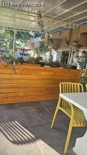 [P23] la restaurant » foto by robert
 - 
<span class="allrVoted glyphicon glyphicon-heart hidden" id="av1495153"></span>
<a class="m-l-10 hidden" id="sv1495153" onclick="voting_Foto_DelVot(,1495153,818)" role="button">șterge vot <span class="glyphicon glyphicon-remove"></span></a>
<a id="v91495153" class=" c-red"  onclick="voting_Foto_SetVot(1495153)" role="button"><span class="glyphicon glyphicon-heart-empty"></span> <b>LIKE</b> = Votează poza</a> <img class="hidden"  id="f1495153W9" src="/imagini/loader.gif" border="0" /><span class="AjErrMes hidden" id="e1495153ErM"></span>