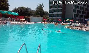 [P14] Hotel Sirena Saturn - piscina Balada » foto by krisztike
 - 
<span class="allrVoted glyphicon glyphicon-heart hidden" id="av528655"></span>
<a class="m-l-10 hidden" id="sv528655" onclick="voting_Foto_DelVot(,528655,853)" role="button">șterge vot <span class="glyphicon glyphicon-remove"></span></a>
<a id="v9528655" class=" c-red"  onclick="voting_Foto_SetVot(528655)" role="button"><span class="glyphicon glyphicon-heart-empty"></span> <b>LIKE</b> = Votează poza</a> <img class="hidden"  id="f528655W9" src="/imagini/loader.gif" border="0" /><span class="AjErrMes hidden" id="e528655ErM"></span>