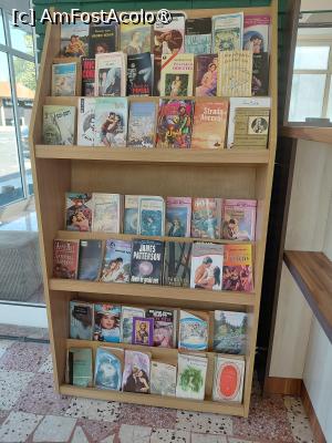 [P11] Această mini biblioteca se găsește în holul hotelului » foto by mnn
 - 
<span class="allrVoted glyphicon glyphicon-heart hidden" id="av1540435"></span>
<a class="m-l-10 hidden" id="sv1540435" onclick="voting_Foto_DelVot(,1540435,859)" role="button">șterge vot <span class="glyphicon glyphicon-remove"></span></a>
<a id="v91540435" class=" c-red"  onclick="voting_Foto_SetVot(1540435)" role="button"><span class="glyphicon glyphicon-heart-empty"></span> <b>LIKE</b> = Votează poza</a> <img class="hidden"  id="f1540435W9" src="/imagini/loader.gif" border="0" /><span class="AjErrMes hidden" id="e1540435ErM"></span>