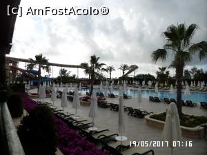 [P23] Piscina la ceas de dimineață. Imagine luată de pe terasa restaurantului » foto by Alina53
 - 
<span class="allrVoted glyphicon glyphicon-heart hidden" id="av858896"></span>
<a class="m-l-10 hidden" id="sv858896" onclick="voting_Foto_DelVot(,858896,99)" role="button">șterge vot <span class="glyphicon glyphicon-remove"></span></a>
<a id="v9858896" class=" c-red"  onclick="voting_Foto_SetVot(858896)" role="button"><span class="glyphicon glyphicon-heart-empty"></span> <b>LIKE</b> = Votează poza</a> <img class="hidden"  id="f858896W9" src="/imagini/loader.gif" border="0" /><span class="AjErrMes hidden" id="e858896ErM"></span>