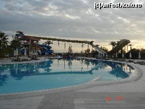 [P23] Hotel Crystal Paraiso Verde, Belek, piscina » foto by crismis
 - 
<span class="allrVoted glyphicon glyphicon-heart hidden" id="av585621"></span>
<a class="m-l-10 hidden" id="sv585621" onclick="voting_Foto_DelVot(,585621,99)" role="button">șterge vot <span class="glyphicon glyphicon-remove"></span></a>
<a id="v9585621" class=" c-red"  onclick="voting_Foto_SetVot(585621)" role="button"><span class="glyphicon glyphicon-heart-empty"></span> <b>LIKE</b> = Votează poza</a> <img class="hidden"  id="f585621W9" src="/imagini/loader.gif" border="0" /><span class="AjErrMes hidden" id="e585621ErM"></span>