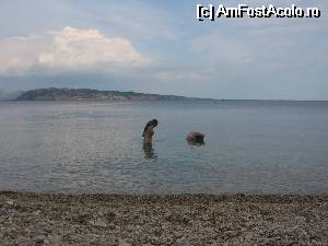P14 [JUL-2007] Dincolo de mare se vede continentul, aici Albania