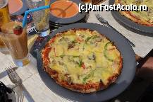 [P19] pizza la kavos -foarte buna » foto by Sanziana
 - 
<span class="allrVoted glyphicon glyphicon-heart hidden" id="av93100"></span>
<a class="m-l-10 hidden" id="sv93100" onclick="voting_Foto_DelVot(,93100,993)" role="button">șterge vot <span class="glyphicon glyphicon-remove"></span></a>
<a id="v993100" class=" c-red"  onclick="voting_Foto_SetVot(93100)" role="button"><span class="glyphicon glyphicon-heart-empty"></span> <b>LIKE</b> = Votează poza</a> <img class="hidden"  id="f93100W9" src="/imagini/loader.gif" border="0" /><span class="AjErrMes hidden" id="e93100ErM"></span>