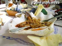 [P14] La Agios Giorgios, pastele cu fructe de mare se servesc in scoici, nu in farfurii! » foto by corinka
 - 
<span class="allrVoted glyphicon glyphicon-heart hidden" id="av36012"></span>
<a class="m-l-10 hidden" id="sv36012" onclick="voting_Foto_DelVot(,36012,993)" role="button">șterge vot <span class="glyphicon glyphicon-remove"></span></a>
<a id="v936012" class=" c-red"  onclick="voting_Foto_SetVot(36012)" role="button"><span class="glyphicon glyphicon-heart-empty"></span> <b>LIKE</b> = Votează poza</a> <img class="hidden"  id="f36012W9" src="/imagini/loader.gif" border="0" /><span class="AjErrMes hidden" id="e36012ErM"></span>