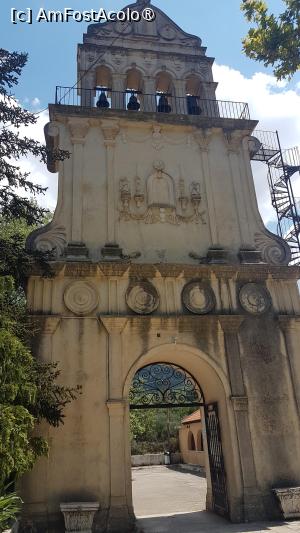 [P01] Mănăstirea Sfântului Gherasim, Kefalonia » foto by vlado2
 - 
<span class="allrVoted glyphicon glyphicon-heart hidden" id="av1519148"></span>
<a class="m-l-10 hidden" id="sv1519148" onclick="voting_Foto_DelVot(,1519148,1121)" role="button">șterge vot <span class="glyphicon glyphicon-remove"></span></a>
<a id="v91519148" class=" c-red"  onclick="voting_Foto_SetVot(1519148)" role="button"><span class="glyphicon glyphicon-heart-empty"></span> <b>LIKE</b> = Votează poza</a> <img class="hidden"  id="f1519148W9" src="/imagini/loader.gif" border="0" /><span class="AjErrMes hidden" id="e1519148ErM"></span>