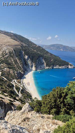 [P06] Plaja Myrtos văzută de sus » foto by ANILU
 - 
<span class="allrVoted glyphicon glyphicon-heart hidden" id="av1546733"></span>
<a class="m-l-10 hidden" id="sv1546733" onclick="voting_Foto_DelVot(,1546733,1121)" role="button">șterge vot <span class="glyphicon glyphicon-remove"></span></a>
<a id="v91546733" class=" c-red"  onclick="voting_Foto_SetVot(1546733)" role="button"><span class="glyphicon glyphicon-heart-empty"></span> <b>LIKE</b> = Votează poza</a> <img class="hidden"  id="f1546733W9" src="/imagini/loader.gif" border="0" /><span class="AjErrMes hidden" id="e1546733ErM"></span>