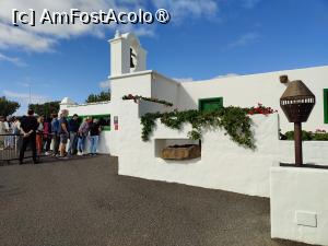 [P36] Fundația Cesar Manrique; coada de la casa de bilete » foto by crismis
 - 
<span class="allrVoted glyphicon glyphicon-heart hidden" id="av1484351"></span>
<a class="m-l-10 hidden" id="sv1484351" onclick="voting_Foto_DelVot(,1484351,1154)" role="button">șterge vot <span class="glyphicon glyphicon-remove"></span></a>
<a id="v91484351" class=" c-red"  onclick="voting_Foto_SetVot(1484351)" role="button"><span class="glyphicon glyphicon-heart-empty"></span> <b>LIKE</b> = Votează poza</a> <img class="hidden"  id="f1484351W9" src="/imagini/loader.gif" border="0" /><span class="AjErrMes hidden" id="e1484351ErM"></span>