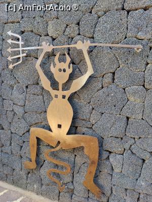 [P32] Parcul Național Timafaya; mascota » foto by crismis
 - 
<span class="allrVoted glyphicon glyphicon-heart hidden" id="av1484662"></span>
<a class="m-l-10 hidden" id="sv1484662" onclick="voting_Foto_DelVot(,1484662,1154)" role="button">șterge vot <span class="glyphicon glyphicon-remove"></span></a>
<a id="v91484662" class=" c-red"  onclick="voting_Foto_SetVot(1484662)" role="button"><span class="glyphicon glyphicon-heart-empty"></span> <b>LIKE</b> = Votează poza</a> <img class="hidden"  id="f1484662W9" src="/imagini/loader.gif" border="0" /><span class="AjErrMes hidden" id="e1484662ErM"></span>