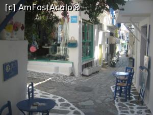 [P28] Pierdut printre feericele stradute din Skiathos city, ce te fac mereu sa te-ntrebi 'ei acum, incotro s-o iau ca s-ajung in port? '. Dar parca nici nu prea vrei s-ajungi prea repede 'la lumina'...  » foto by dorgo
 - 
<span class="allrVoted glyphicon glyphicon-heart hidden" id="av893265"></span>
<a class="m-l-10 hidden" id="sv893265" onclick="voting_Foto_DelVot(,893265,1166)" role="button">șterge vot <span class="glyphicon glyphicon-remove"></span></a>
<a id="v9893265" class=" c-red"  onclick="voting_Foto_SetVot(893265)" role="button"><span class="glyphicon glyphicon-heart-empty"></span> <b>LIKE</b> = Votează poza</a> <img class="hidden"  id="f893265W9" src="/imagini/loader.gif" border="0" /><span class="AjErrMes hidden" id="e893265ErM"></span>