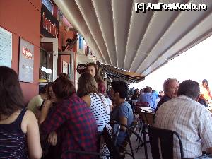 [P13] Taverna Trendy, aproape acaparată de elevi de liceu. » foto by Carmen Ion
 - 
<span class="allrVoted glyphicon glyphicon-heart hidden" id="av689408"></span>
<a class="m-l-10 hidden" id="sv689408" onclick="voting_Foto_DelVot(,689408,1167)" role="button">șterge vot <span class="glyphicon glyphicon-remove"></span></a>
<a id="v9689408" class=" c-red"  onclick="voting_Foto_SetVot(689408)" role="button"><span class="glyphicon glyphicon-heart-empty"></span> <b>LIKE</b> = Votează poza</a> <img class="hidden"  id="f689408W9" src="/imagini/loader.gif" border="0" /><span class="AjErrMes hidden" id="e689408ErM"></span>