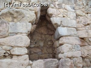 [P07] Cameră cu arc tăiat în interiorul cetăţii superioare » foto by irinad
 - 
<span class="allrVoted glyphicon glyphicon-heart hidden" id="av844332"></span>
<a class="m-l-10 hidden" id="sv844332" onclick="voting_Foto_DelVot(,844332,1167)" role="button">șterge vot <span class="glyphicon glyphicon-remove"></span></a>
<a id="v9844332" class=" c-red"  onclick="voting_Foto_SetVot(844332)" role="button"><span class="glyphicon glyphicon-heart-empty"></span> <b>LIKE</b> = Votează poza</a> <img class="hidden"  id="f844332W9" src="/imagini/loader.gif" border="0" /><span class="AjErrMes hidden" id="e844332ErM"></span>