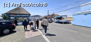 [P01] Jurilovca - In port, pentru imbarcarea spre Gura Portitei. » foto by iulianic
 - 
<span class="allrVoted glyphicon glyphicon-heart hidden" id="av1540640"></span>
<a class="m-l-10 hidden" id="sv1540640" onclick="voting_Foto_DelVot(,1540640,1172)" role="button">șterge vot <span class="glyphicon glyphicon-remove"></span></a>
<a id="v91540640" class=" c-red"  onclick="voting_Foto_SetVot(1540640)" role="button"><span class="glyphicon glyphicon-heart-empty"></span> <b>LIKE</b> = Votează poza</a> <img class="hidden"  id="f1540640W9" src="/imagini/loader.gif" border="0" /><span class="AjErrMes hidden" id="e1540640ErM"></span>