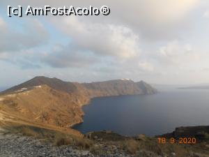 [P63] Caldera, din apropierea Oia » foto by irinad
 - 
<span class="allrVoted glyphicon glyphicon-heart hidden" id="av1213846"></span>
<a class="m-l-10 hidden" id="sv1213846" onclick="voting_Foto_DelVot(,1213846,1177)" role="button">șterge vot <span class="glyphicon glyphicon-remove"></span></a>
<a id="v91213846" class=" c-red"  onclick="voting_Foto_SetVot(1213846)" role="button"><span class="glyphicon glyphicon-heart-empty"></span> <b>LIKE</b> = Votează poza</a> <img class="hidden"  id="f1213846W9" src="/imagini/loader.gif" border="0" /><span class="AjErrMes hidden" id="e1213846ErM"></span>