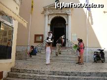 [P01] Una din intrarile in vestita biserica Sf. Spiridon, din Corfu Town, unde se afla racla cu moastele Sfantului.  » foto by lidiacojea
 - 
<span class="allrVoted glyphicon glyphicon-heart hidden" id="av419221"></span>
<a class="m-l-10 hidden" id="sv419221" onclick="voting_Foto_DelVot(,419221,1198)" role="button">șterge vot <span class="glyphicon glyphicon-remove"></span></a>
<a id="v9419221" class=" c-red"  onclick="voting_Foto_SetVot(419221)" role="button"><span class="glyphicon glyphicon-heart-empty"></span> <b>LIKE</b> = Votează poza</a> <img class="hidden"  id="f419221W9" src="/imagini/loader.gif" border="0" /><span class="AjErrMes hidden" id="e419221ErM"></span>