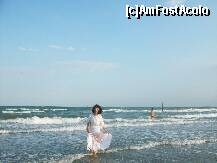 P08 [JUL-2011] In valurile inspumate ale Adriaticii venetiene, ce se spargeau pe nisipul fin, presarat cu scoici.