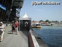 [P38] Statia de vaporetto Alilaguna, din interiorul portului. De aici puteti ajunge la Piazza San Marco in 22 de minute (numai ca vaporasele nu merg pe Marele Canal). Ele continua mai departe pana la aeroport.  » foto by TraianS
 - 
<span class="allrVoted glyphicon glyphicon-heart hidden" id="av365285"></span>
<a class="m-l-10 hidden" id="sv365285" onclick="voting_Foto_DelVot(,365285,1229)" role="button">șterge vot <span class="glyphicon glyphicon-remove"></span></a>
<a id="v9365285" class=" c-red"  onclick="voting_Foto_SetVot(365285)" role="button"><span class="glyphicon glyphicon-heart-empty"></span> <b>LIKE</b> = Votează poza</a> <img class="hidden"  id="f365285W9" src="/imagini/loader.gif" border="0" /><span class="AjErrMes hidden" id="e365285ErM"></span>