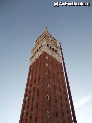 [P06] Campanile din Piata San Marco » foto by GabrielaG
 - 
<span class="allrVoted glyphicon glyphicon-heart hidden" id="av397299"></span>
<a class="m-l-10 hidden" id="sv397299" onclick="voting_Foto_DelVot(,397299,1229)" role="button">șterge vot <span class="glyphicon glyphicon-remove"></span></a>
<a id="v9397299" class=" c-red"  onclick="voting_Foto_SetVot(397299)" role="button"><span class="glyphicon glyphicon-heart-empty"></span> <b>LIKE</b> = Votează poza</a> <img class="hidden"  id="f397299W9" src="/imagini/loader.gif" border="0" /><span class="AjErrMes hidden" id="e397299ErM"></span>