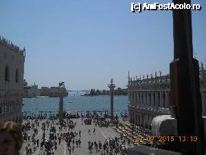 [P07] Vedere de pe terasa Basilici San Marco asupra celor doua in varful carora se gasesc leul inaripat si sfantul teodor » foto by nini83
 - 
<span class="allrVoted glyphicon glyphicon-heart hidden" id="av688410"></span>
<a class="m-l-10 hidden" id="sv688410" onclick="voting_Foto_DelVot(,688410,1229)" role="button">șterge vot <span class="glyphicon glyphicon-remove"></span></a>
<a id="v9688410" class=" c-red"  onclick="voting_Foto_SetVot(688410)" role="button"><span class="glyphicon glyphicon-heart-empty"></span> <b>LIKE</b> = Votează poza</a> <img class="hidden"  id="f688410W9" src="/imagini/loader.gif" border="0" /><span class="AjErrMes hidden" id="e688410ErM"></span>