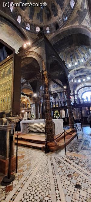 [P25] Bazilica San Marco, locul de odihnă al Sfântului Marcu și paravanul Pala d’Oro » foto by irinad
 - 
<span class="allrVoted glyphicon glyphicon-heart hidden" id="av1480115"></span>
<a class="m-l-10 hidden" id="sv1480115" onclick="voting_Foto_DelVot(,1480115,1229)" role="button">șterge vot <span class="glyphicon glyphicon-remove"></span></a>
<a id="v91480115" class=" c-red"  onclick="voting_Foto_SetVot(1480115)" role="button"><span class="glyphicon glyphicon-heart-empty"></span> <b>LIKE</b> = Votează poza</a> <img class="hidden"  id="f1480115W9" src="/imagini/loader.gif" border="0" /><span class="AjErrMes hidden" id="e1480115ErM"></span>